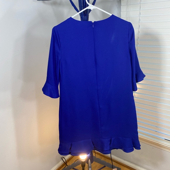 NWOT CeCe ‘Kate’ Ruffle Hem Shift Dress in Colbalt Blue - Picture 2 of 4